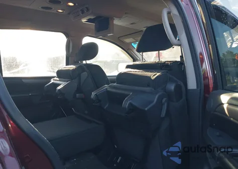 2011 Nissan Armada Sv z USA, uszkodzony, nr VIN 5N1AA0NC1BN622810